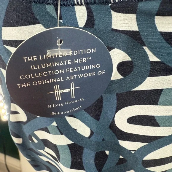 NWT Spanx Illuminate Her Leggings - Picture 11 of 11